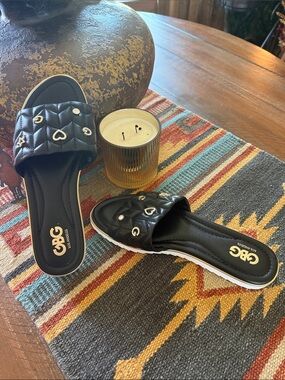 Quilted Black Slide Sandals with Heart Accents